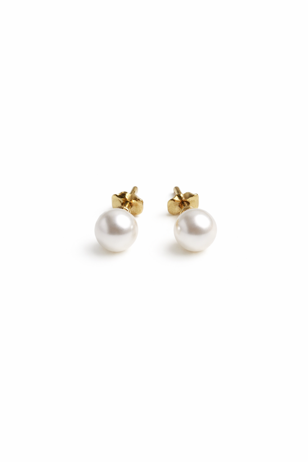 Classic Pearl Studs