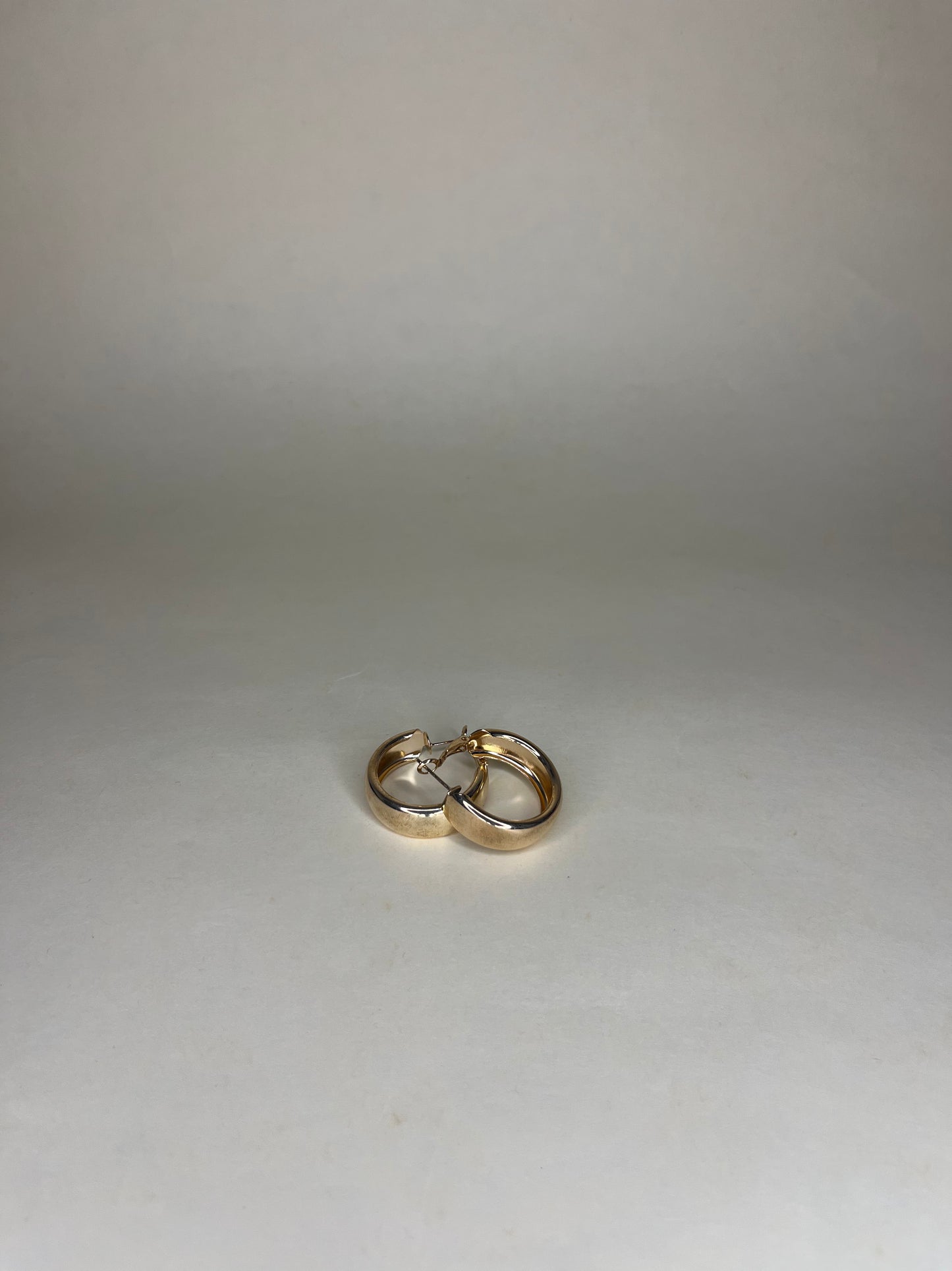 Essential Smooth Hoops- Ear rings