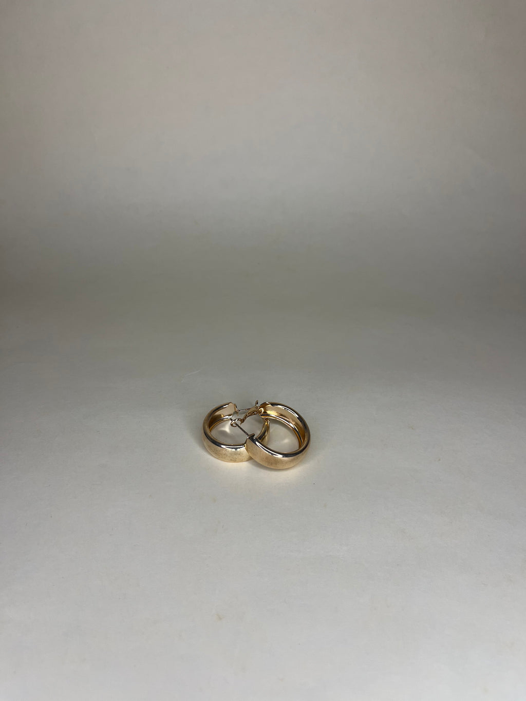 Essential Smooth Hoops- Ear rings
